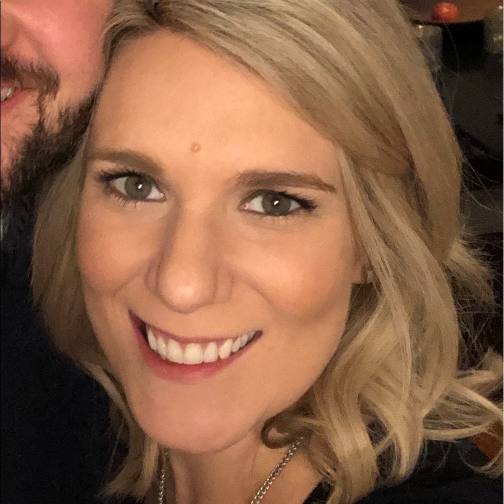 Meet your Posher, Carly